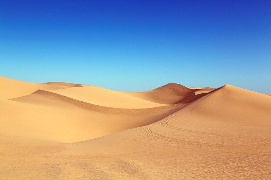 Ce înseamnă să visezi la deșert?